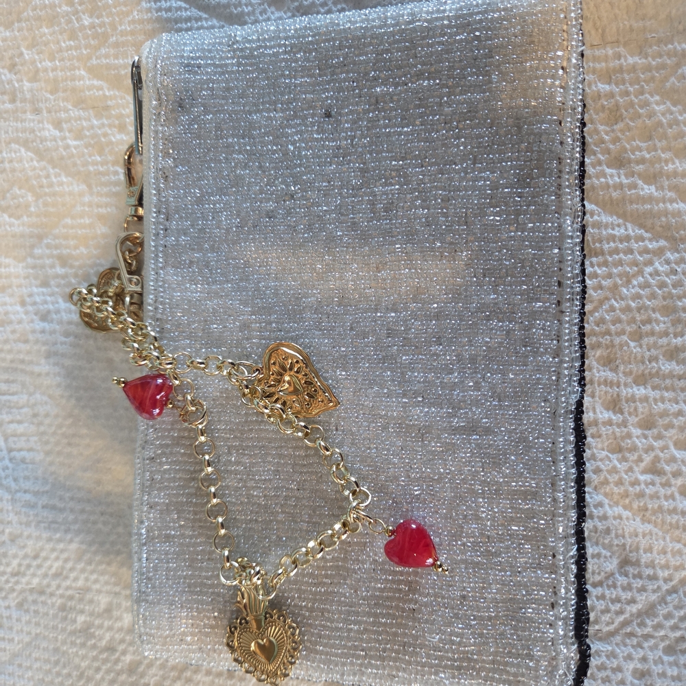 Beaded Queen of Hearts and Crown Clutch Or Wristlet - Picture 5 of 9